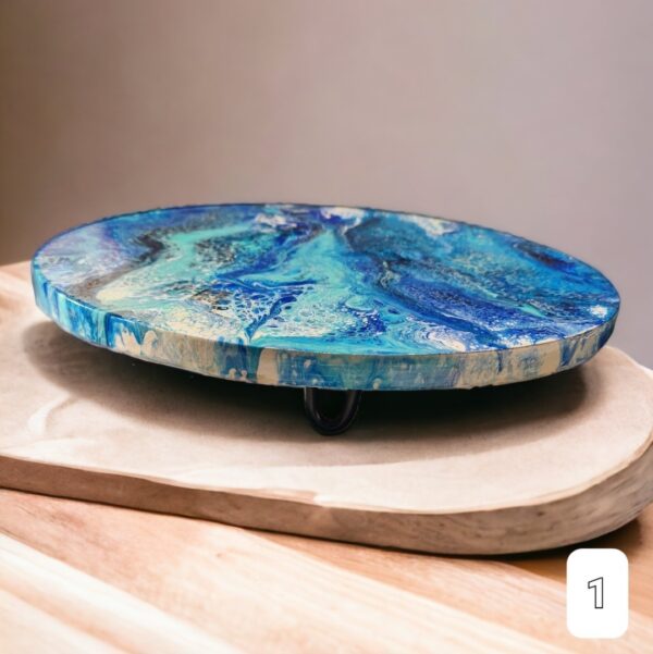 kunst, handgemaakte pouring op dienblad