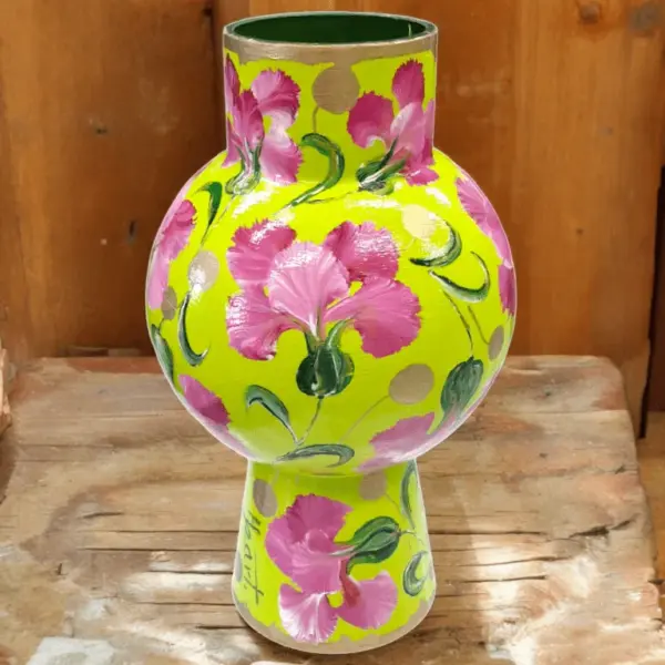 handbeschilderde kunst vaas van izartshop met gele en roze tinten