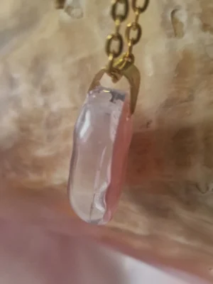 Izartshop sieraden, handgemaakt, resin met gedroogde bloemen