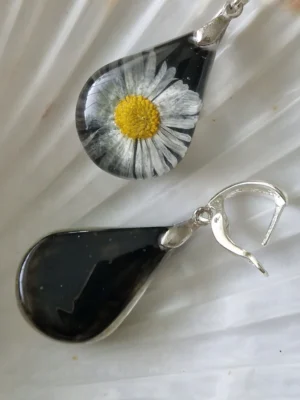 Izartshop sieraden, handgemaakt, resin met gedroogde bloemen, oorbellen