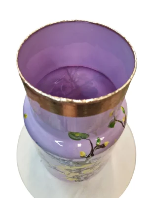 Izartshop handbeschilderde vaas in floraal design met goudblad. Paars H 30 cm D 15 cm