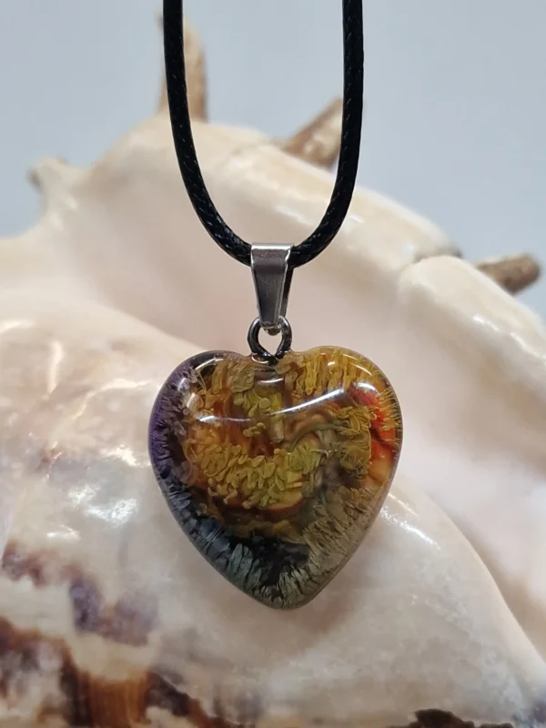 izartshop webwinkel: handgemaakte hanger en oorbellen van resis in bruin, hartjes, cadeau voor haar