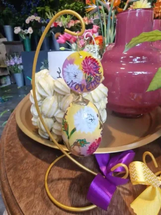 handbeschilderde ganzenei, november chrysant, geboorte cadeau, kunstwerk, verzamelingsobject, izartshop