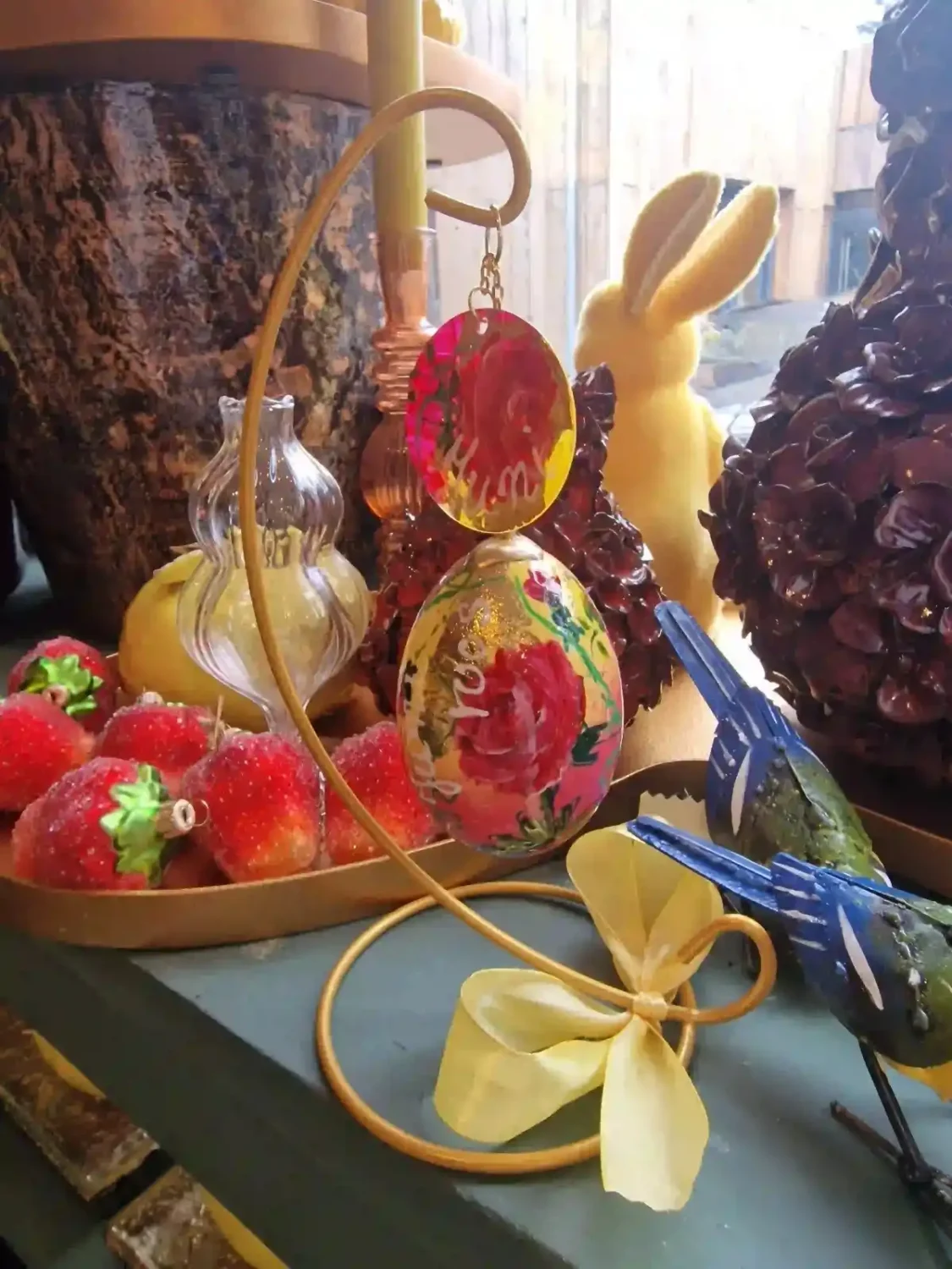 handbeschilderde ganzenei, juni roos, maandbloem, geboorte cadeau, kunstwerk, verzamelingsobject, izartshop