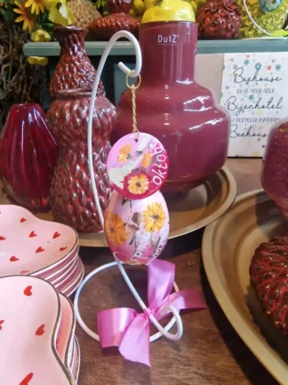 handbeschilderde ganzenei, oktober goudbloem, maandbloem, geboorte cadeau, kunstwerk, verzamelingsobject, izartshop