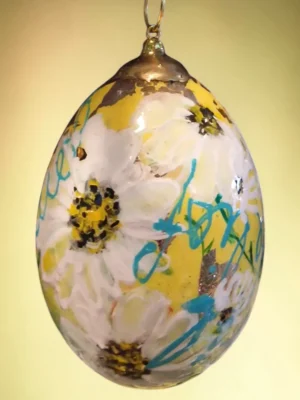 handbeschilderd ganzen ei, levensbloem april, madeliefje, verjaardag, geboorte cadeau