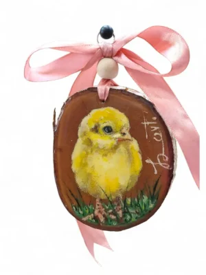 mini art op hout, kunst ornament,, afbeelding van kuikentje, paasdag