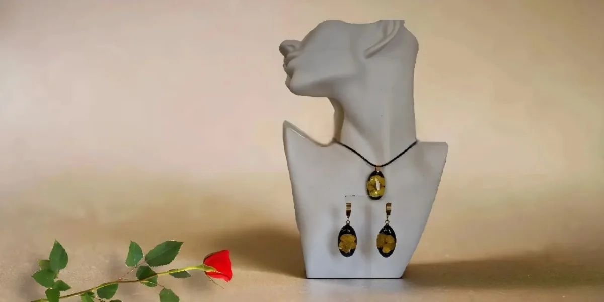 one of the kind sieraden, izartshop, handgemaakt draagbaar kunst